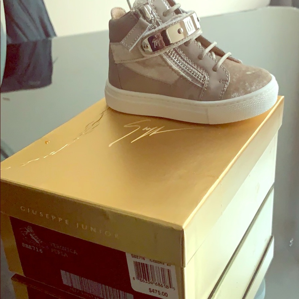 Size 20 toddler Giuseppe shoes